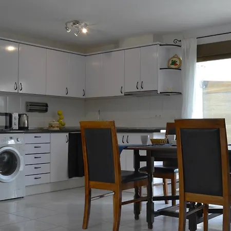 Townhouse With Shared Pool