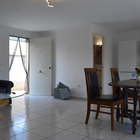 Townhouse With Shared Pool