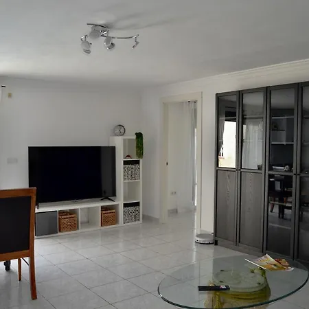 Elegant Townhouse With Shared Pool In Torrevieja