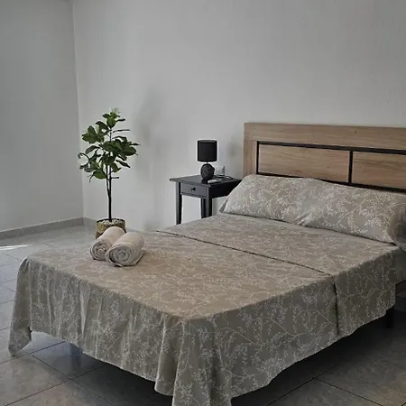 Townhouse With Shared Pool トレビエハ