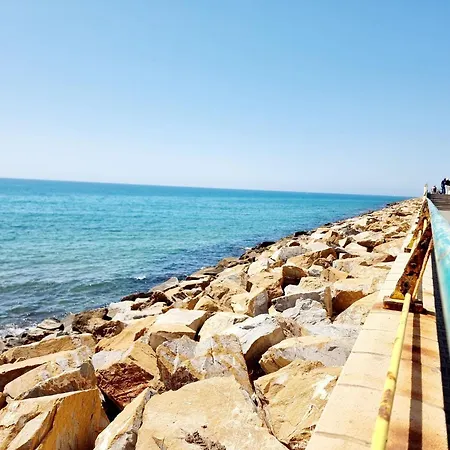 Townhouse With Shared Pool *