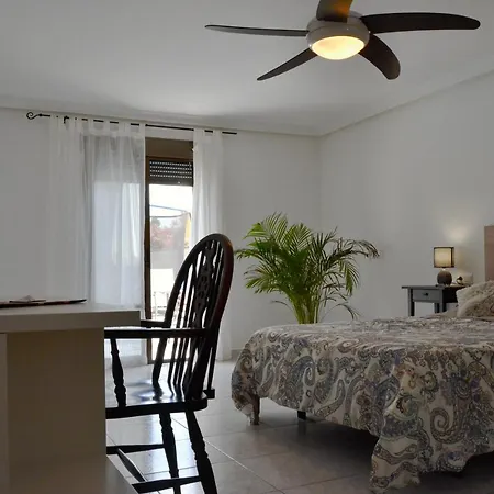 Dom wakacyjny Townhouse With Shared Pool *